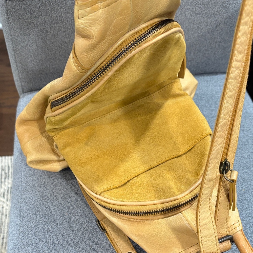 We The Free Soho Convertible Sling Bag Free People Light Tan Leather - Picture 4 of 4